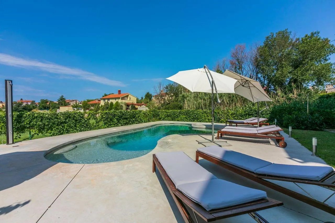 Apartments Pool Fazana