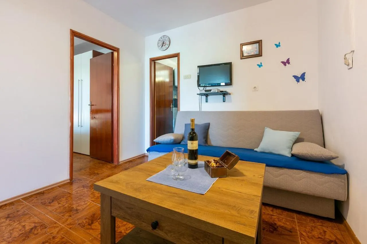 Apartments Pool Fazana