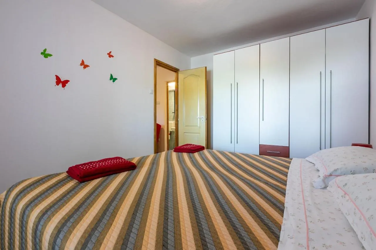 Apartments Pool Fazana