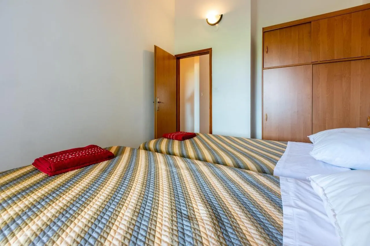 Apartments Pool Fazana Croatia