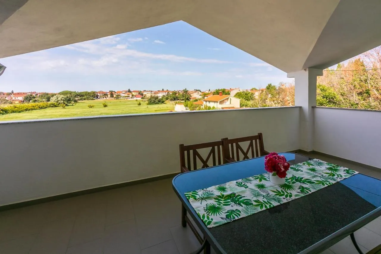 Apartments Pool Fazana