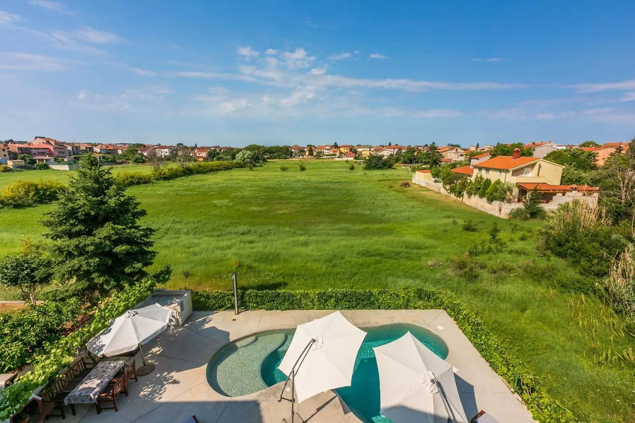 Apartments Pool Fazana Croatia