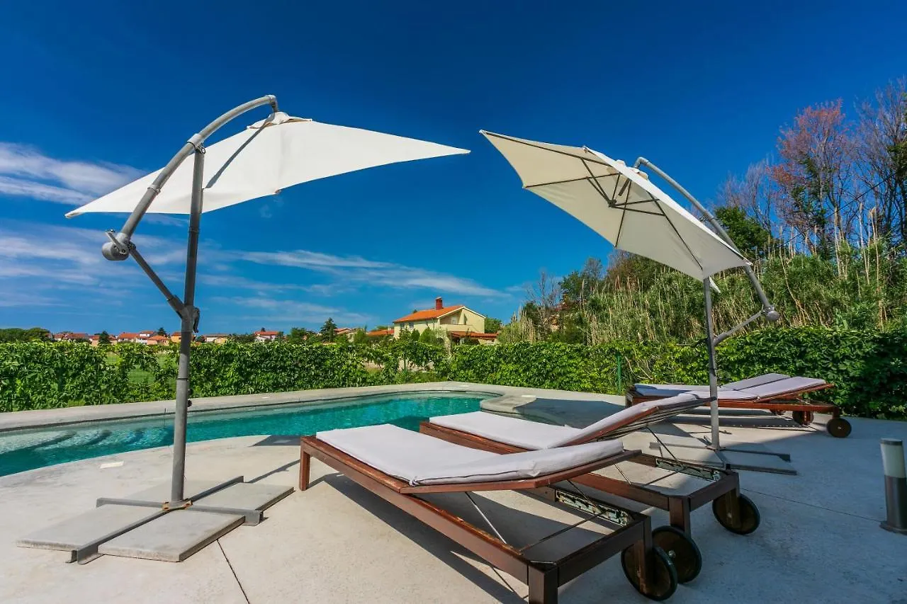 Apartments Pool Fazana