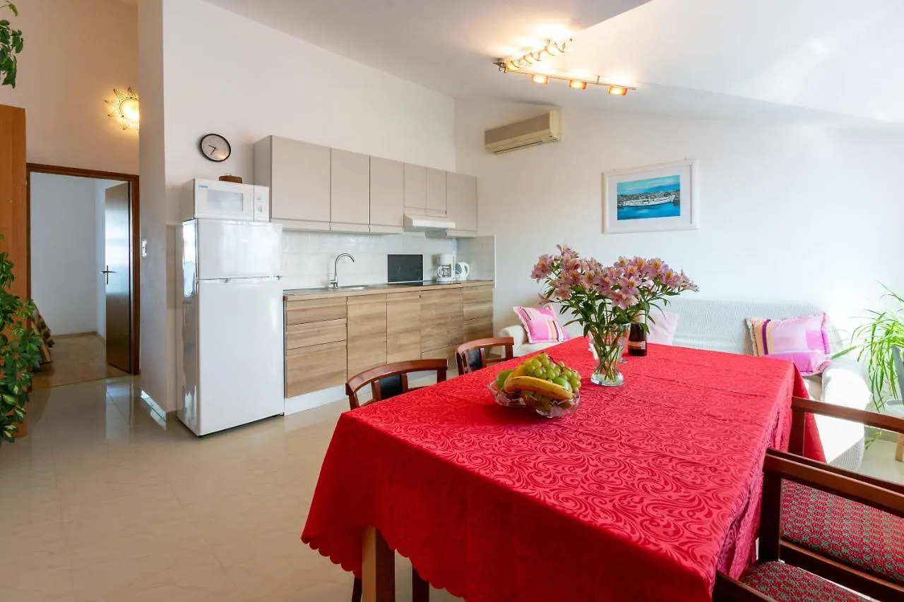 Apartments Pool Fazana Croatia