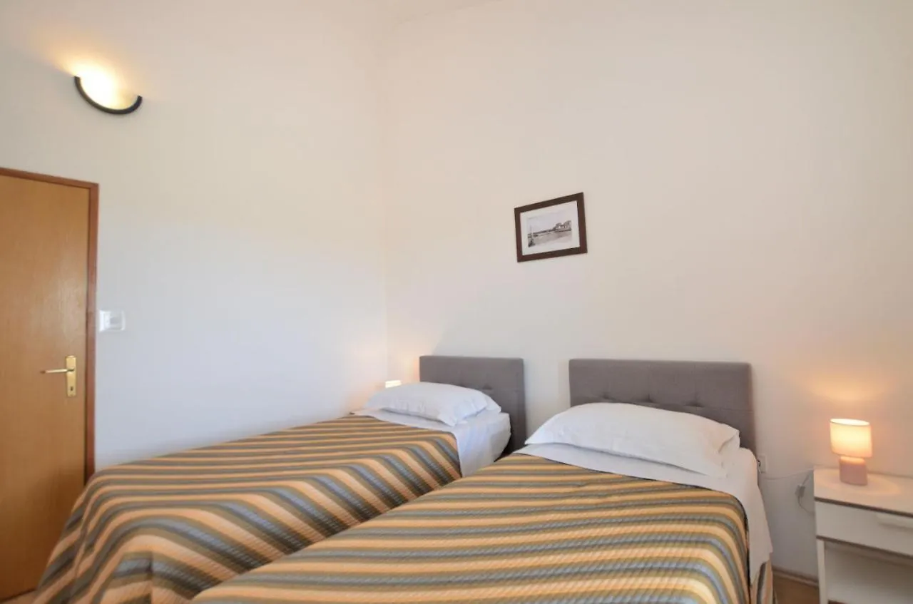 Apartments Pool Fazana Croatia