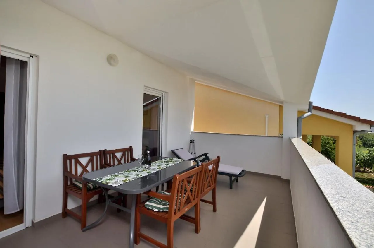 Apartments Pool Fazana