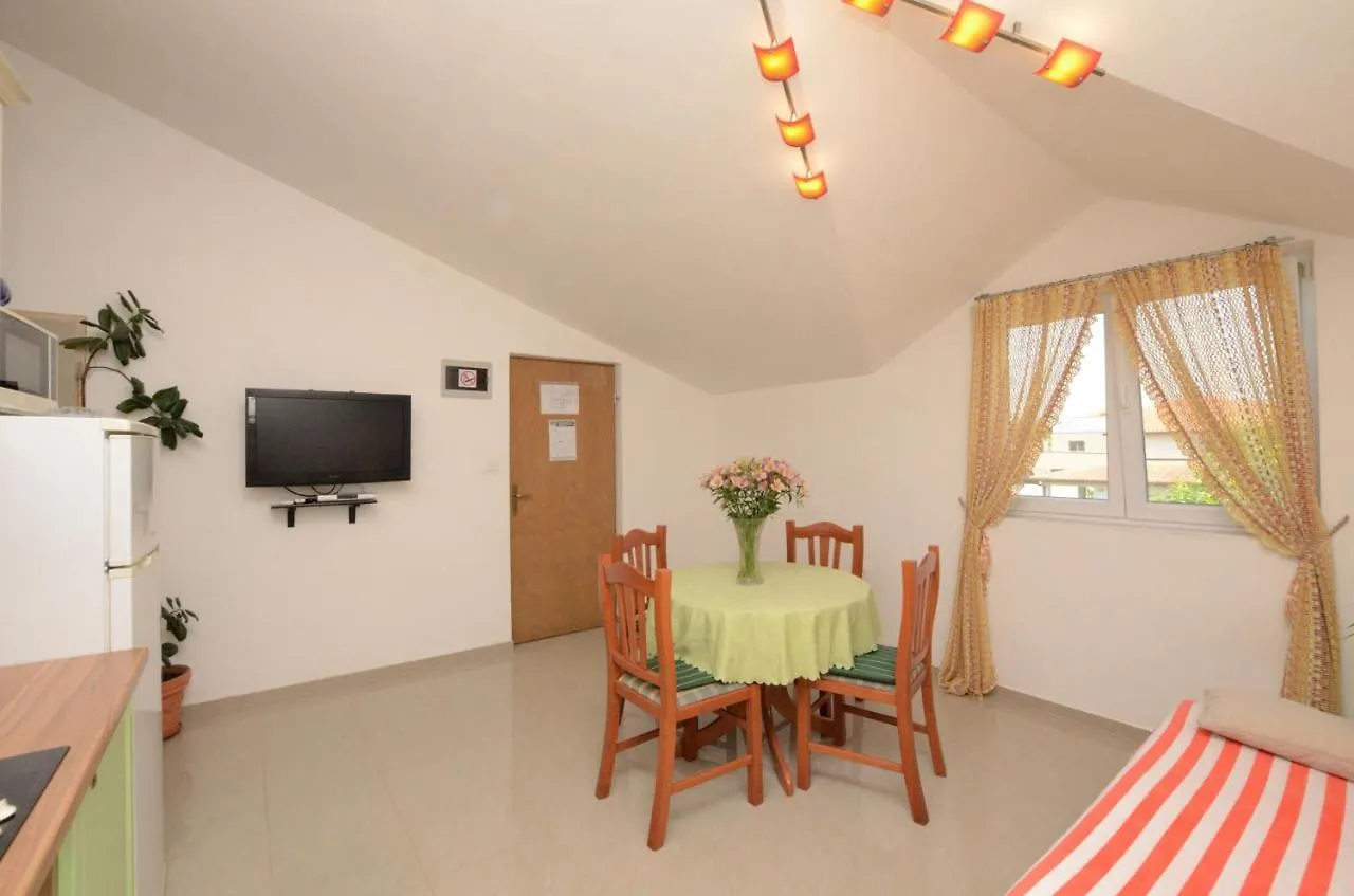 Apartments Pool Fazana